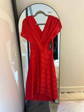 NWT Lulu's Red Pleated V-Neck Midi Dress